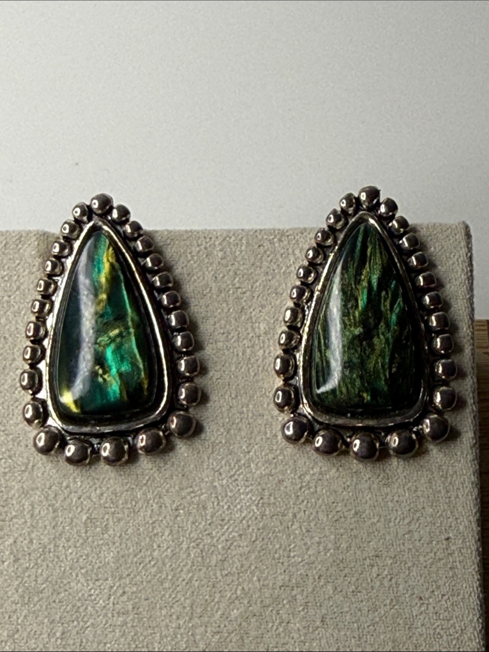 Vintage Green Teardrop faux abalone or faux Stone Silvertone Earrings Unbranded